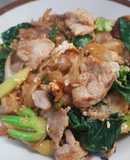 เส้นใหญ่ผัดซีอิ๊ว
