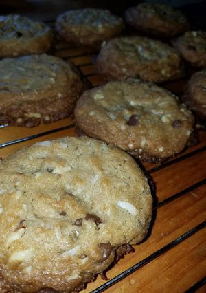 A picture of Ultimate Almond Joy Cookies.