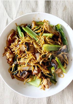 日式炒麵 [Yakisoba] 的食譜成品照片
