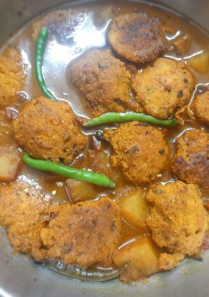 মাছের ডিমের বড়া দিয়ে কারি (Macher dimer bora diye curry recipe in Bengali) রেসিপির প্রধান ছবি