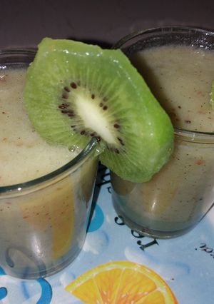 એપલ કીવી મોકટેલ(Apple Kiwi Mocktail Recipe in Gujarati) રેસીપી મુખ્ય ફોટો