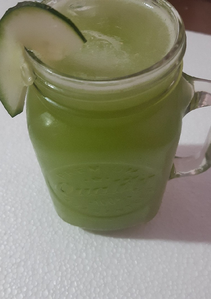 Una foto de Cóctel de pepino y mezcal
