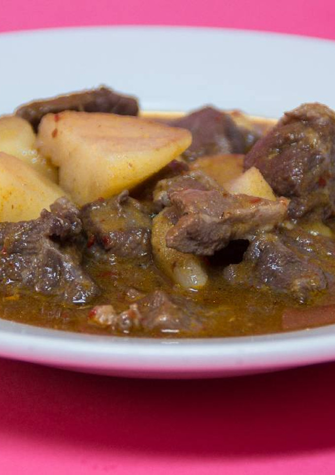 Una foto de Carrillada guisada con patatas