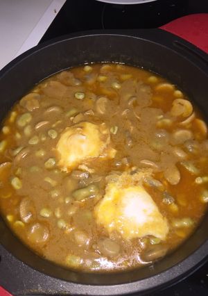 Foto principal de Champiñones y habas esparragás con huevo