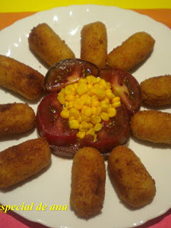 Una foto de Croquetas de bacalao y gambas