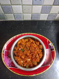 * வாழைக்காய் கிரேவி*(valaikkai gravy recipe in tamil) செய்முறை முக்கிய புகைப்படம்
