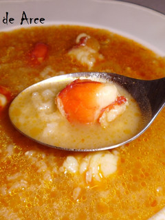 Una foto de Sopa de arroz con langostinos