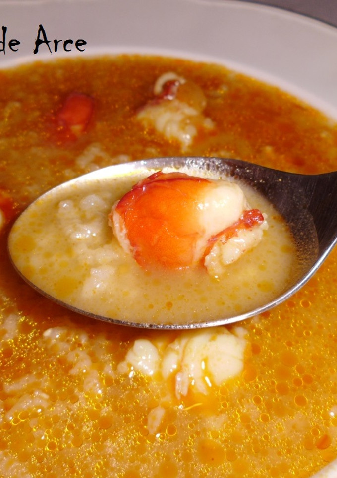 Una foto de Sopa de arroz con langostinos