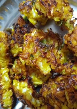 बंद गोभी के पकौड़े (Band gobhi ke pakode recipe in hindi) रेसिपी मुख्य फोटो