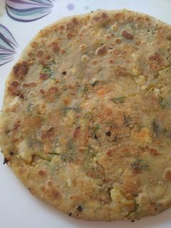 પનીર પરાઠા (paneer paratha recipe in gujarati) રેસીપી મુખ્ય ફોટો