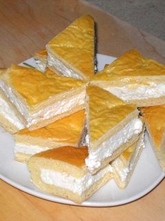 Pehelykönnyű túrós pite recept fotója