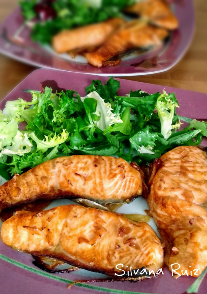 Una foto de 135.🐟Salmón al horno estilo oriental🥢