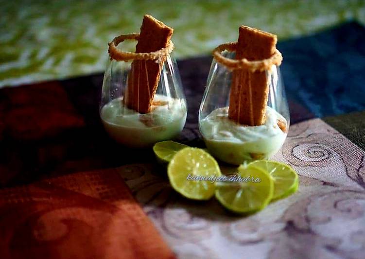 How to Prepare Homemade Keylime yougurt smoothie shots