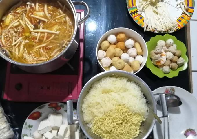 18 Bahan Memasak Steamboat Kuah Tomyam Yang Mudah Cookandrecipe Com