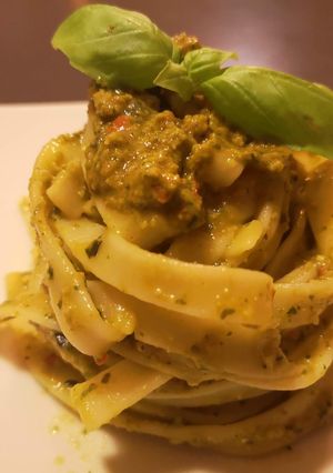Foto di Tagliatelle al pesto e avocado