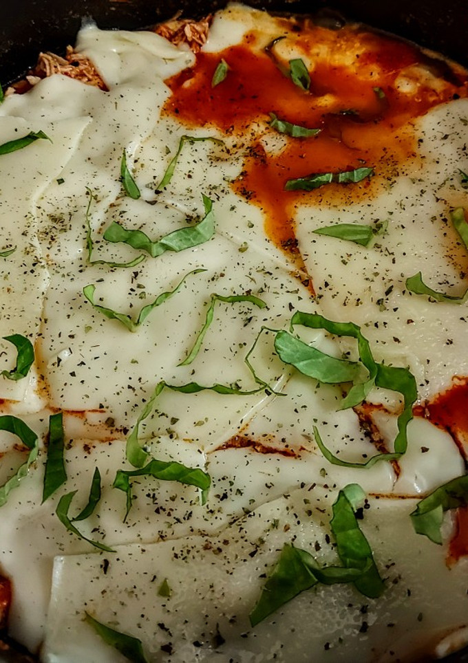 Una foto de LASAGNA De Pollo🥮a la Olla...!!🎋