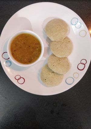 A picture of Oats Idli.