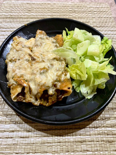 Una foto de Enchiladas con carne 🤎