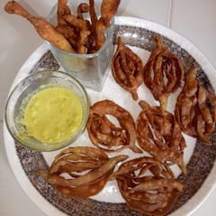 A picture of Moong daal namakpare.
