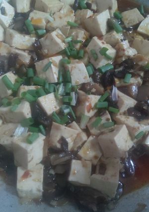 Hình của món Đậu hủ sốt tứ xuyên chay.