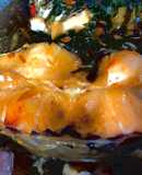 Cá trắm kho nghệ và lá nghệ tươi