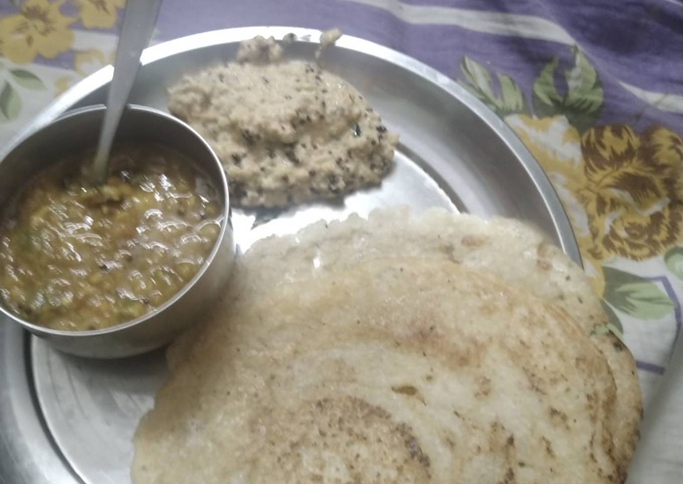 Crispy plain dose,sambhar,nariyal chutney