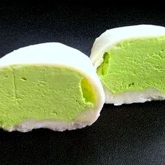 A picture of Mochi Matcha Green Tea Ice Cream.