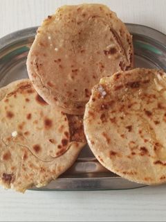 मीठा पराठा (meetha paratha recipe in Hindi) रेसिपी मुख्य फोटो