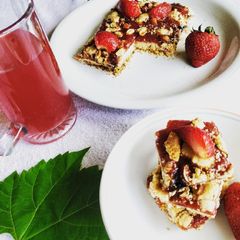 A picture of Sweet Tangy Strawberry and Nut Crumble Bar.