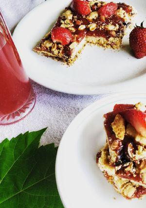 A picture of Sweet Tangy Strawberry and Nut Crumble Bar.