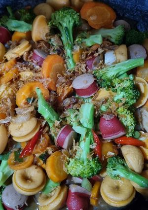 Foto resep Tumis Brokoli Wortel dan Sosis