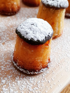 Foto principal de "Canneles" v1 de almendra, rellenos de crema y con chocolate s/g