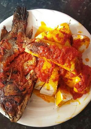 A picture of Roasted yam and fish.
