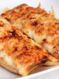Enchilada z kurczakiem i sosem salsa