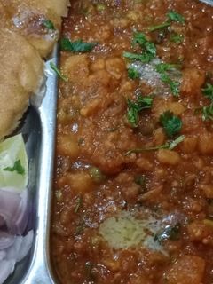 पाव भाजी (Pav bhaji recipe in marathi) रेसिपी चे मुख्य फोटो
