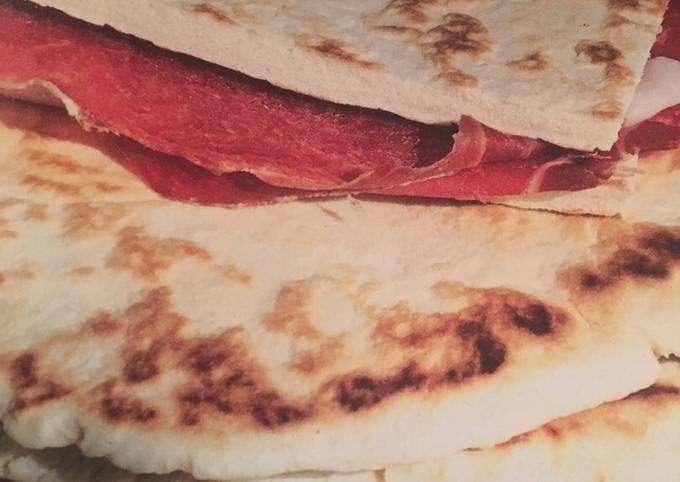 Piadina al prosciutto! La merenda di Vittoria 😍