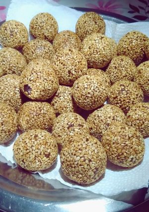 صورة لوصفة تمر ب السمسم
