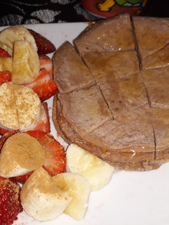Una foto de Pancakes de plátano y harina de avena sabor fresa