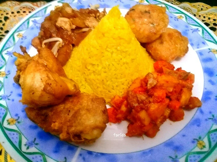 Cara Mudah Membuat Resep  Nasi Kuning Gurih Simpel (magic jar) yang Lezat Sekali, Bikin Ketagihan