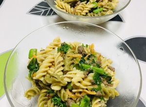 Una foto de Pasta Fusilli de colores con bimi!