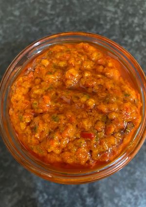 A picture of Kambuzi Hot Sauce.