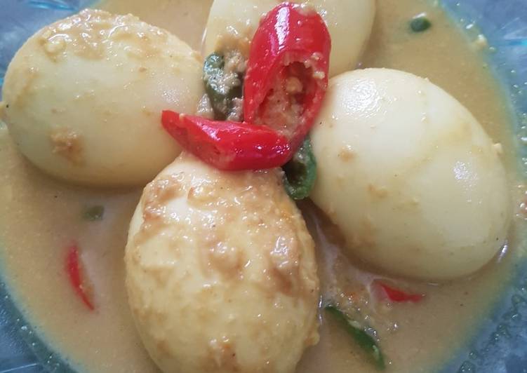 Langkah Mudah untuk Menyiapkan Telur Bumbu Sederhana (teknik rebus telur) yang Lezat