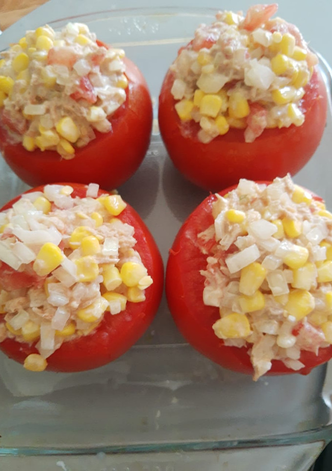 Una foto de Tomate relleno con atún