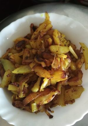 A picture of Aaloo chorchori (potato fry).