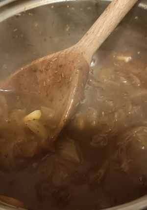 A picture of Honey cider onion garlic gravy.