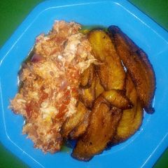 A picture of Fried plantain and Egg sauce.