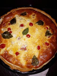 Una foto de Quiche de tomate y mozzarella
