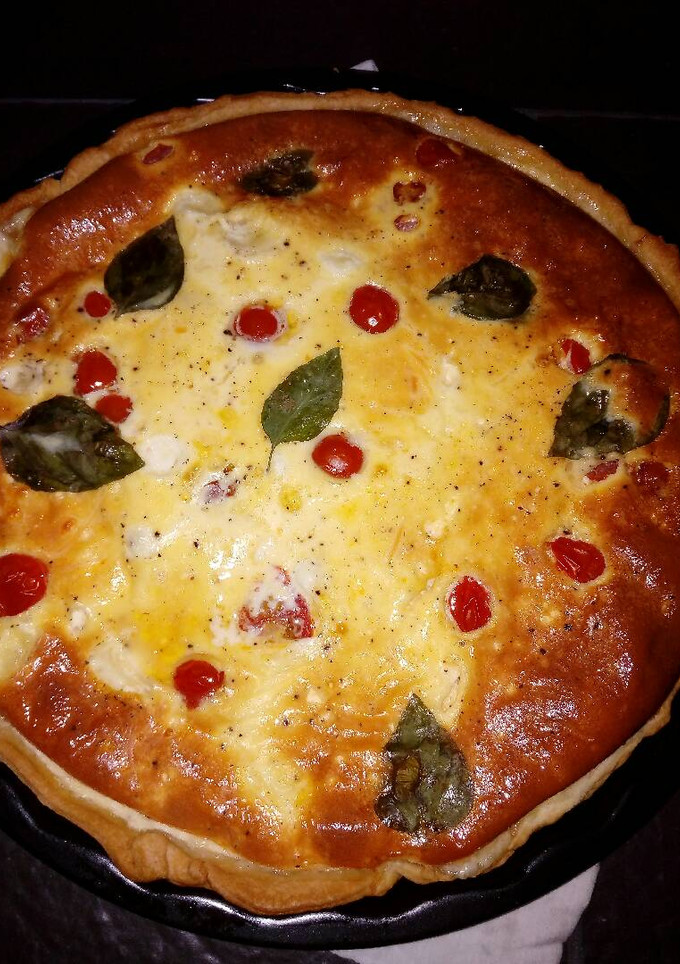 Una foto de Quiche de tomate y mozzarella