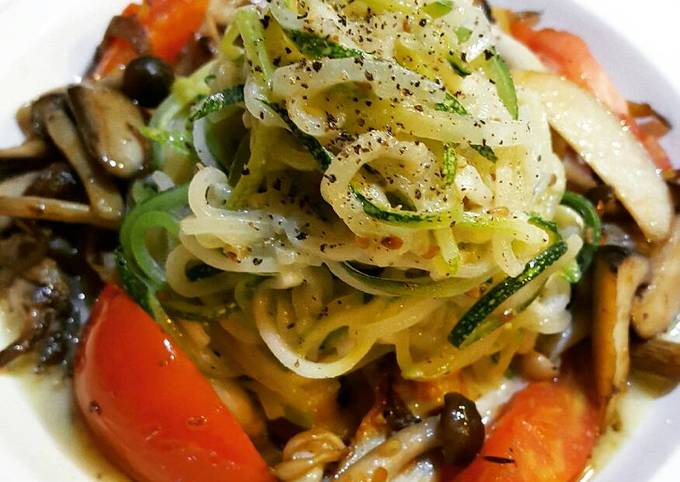 How to Prepare Perfect Purry&#39;s Zucchini and Mushrooms Pasta