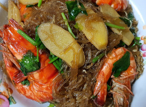 รูปของ กุ้งอบวุ้นเส้นในกระทะ ง่ายมาก